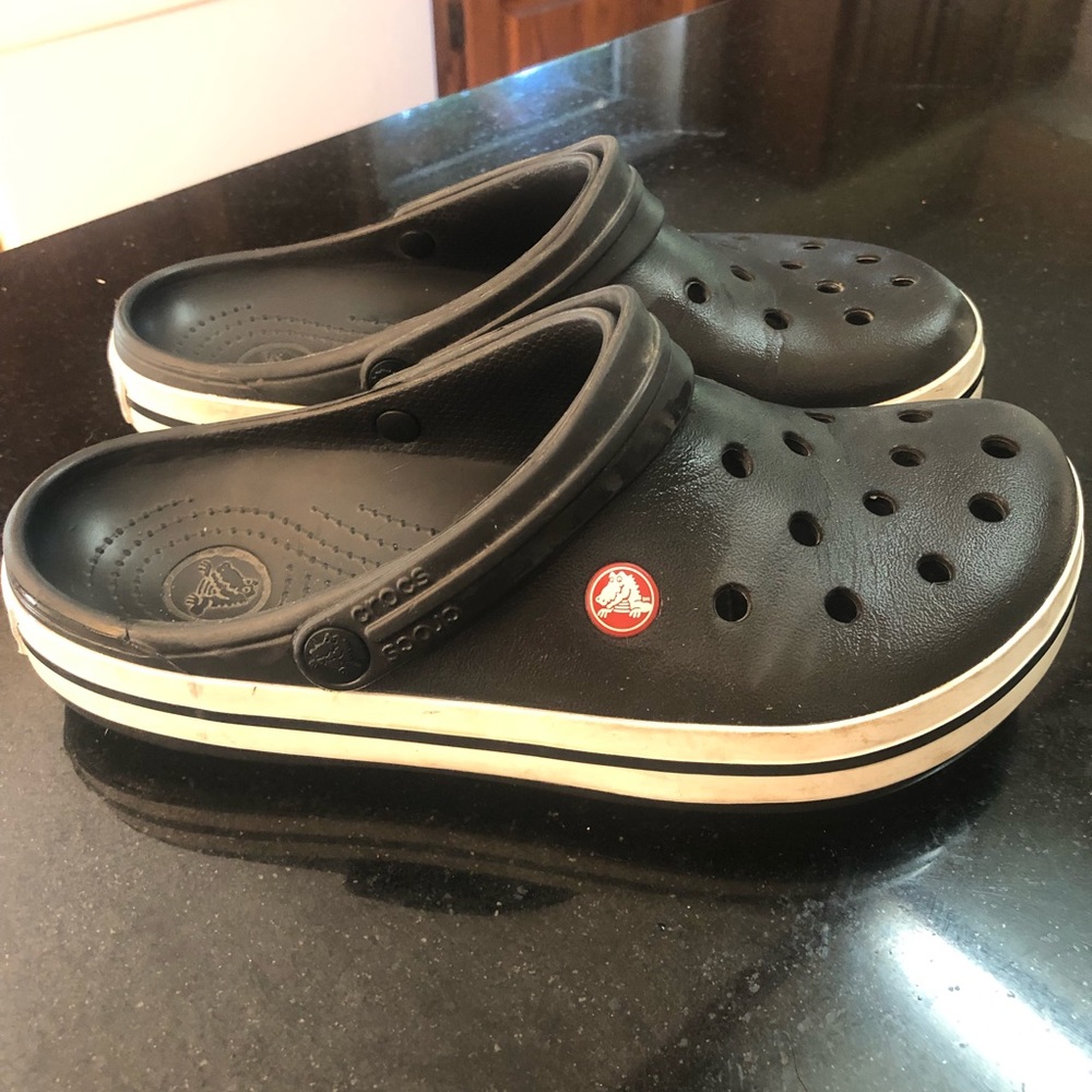 CROCS Women’s or Men’s authentic CROCS